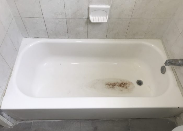 worn out bathtub pain