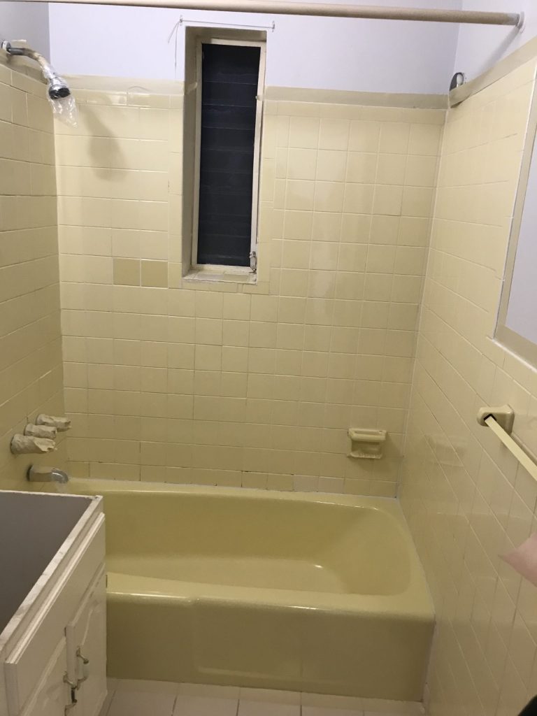 Yellow bathtub before Yellow bathtub before